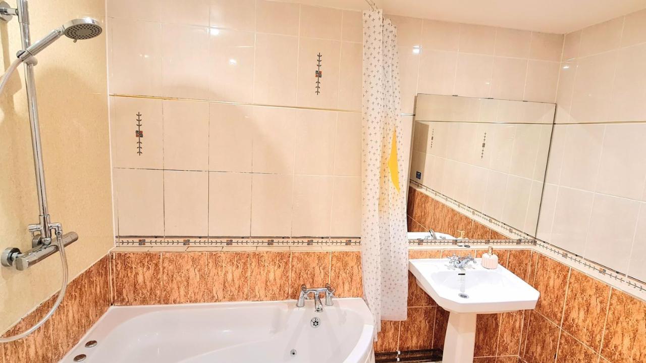 Luxury Five Bedroom Deluxe Duplex I Centre I Fully Equipped I Fountainpark Édimbourg